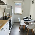 Gemuetlich*nespresso*netflix*arbeitsplatz*parkplatz דירה *